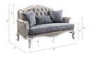 Loveseat w/3 Pillows